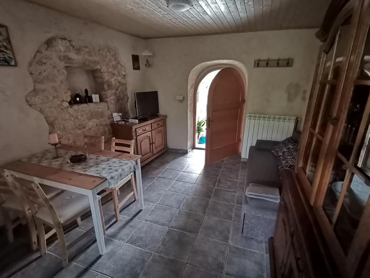 Apartmani Puric Malinska Buitenkant foto