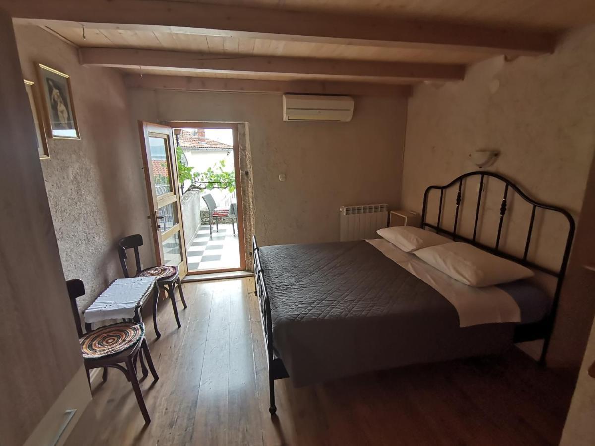 Apartmani Puric Malinska Buitenkant foto