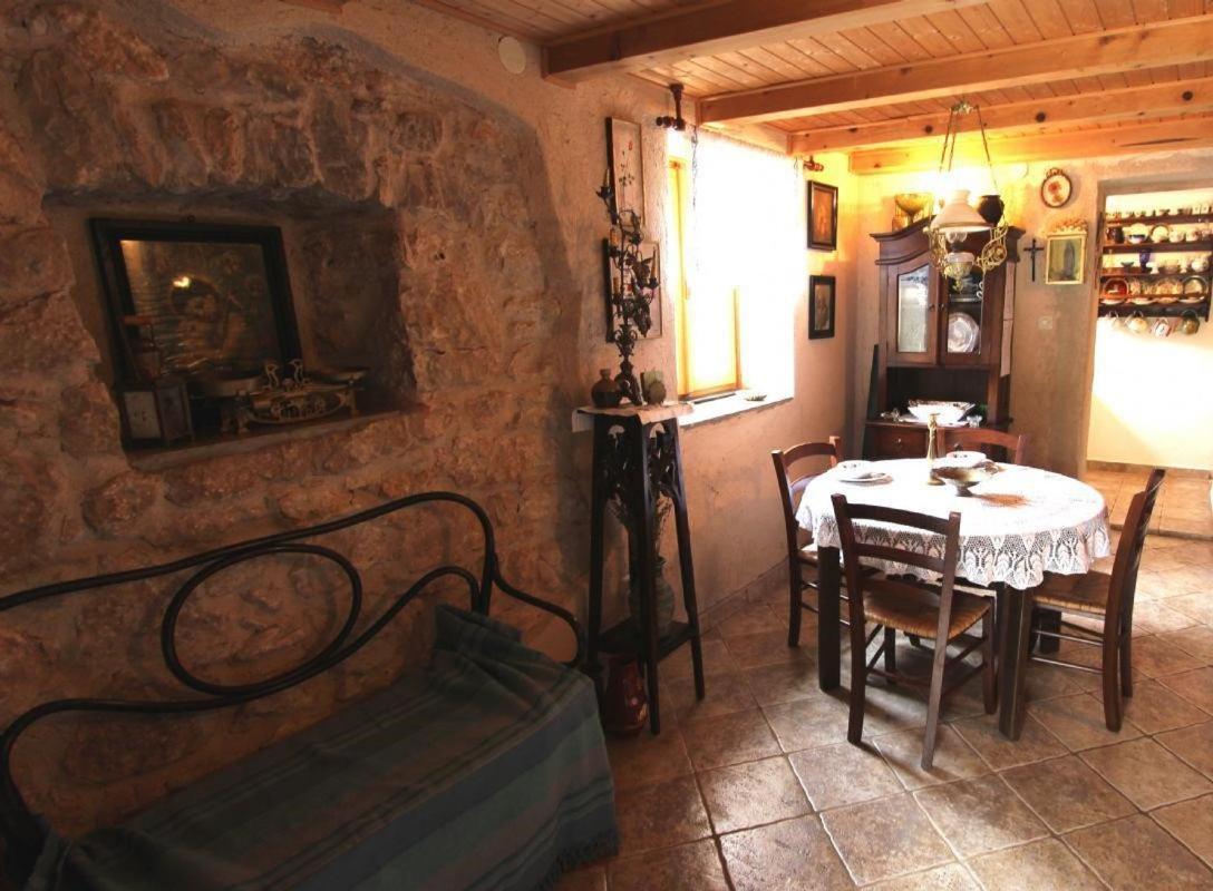 Apartmani Puric Malinska Buitenkant foto