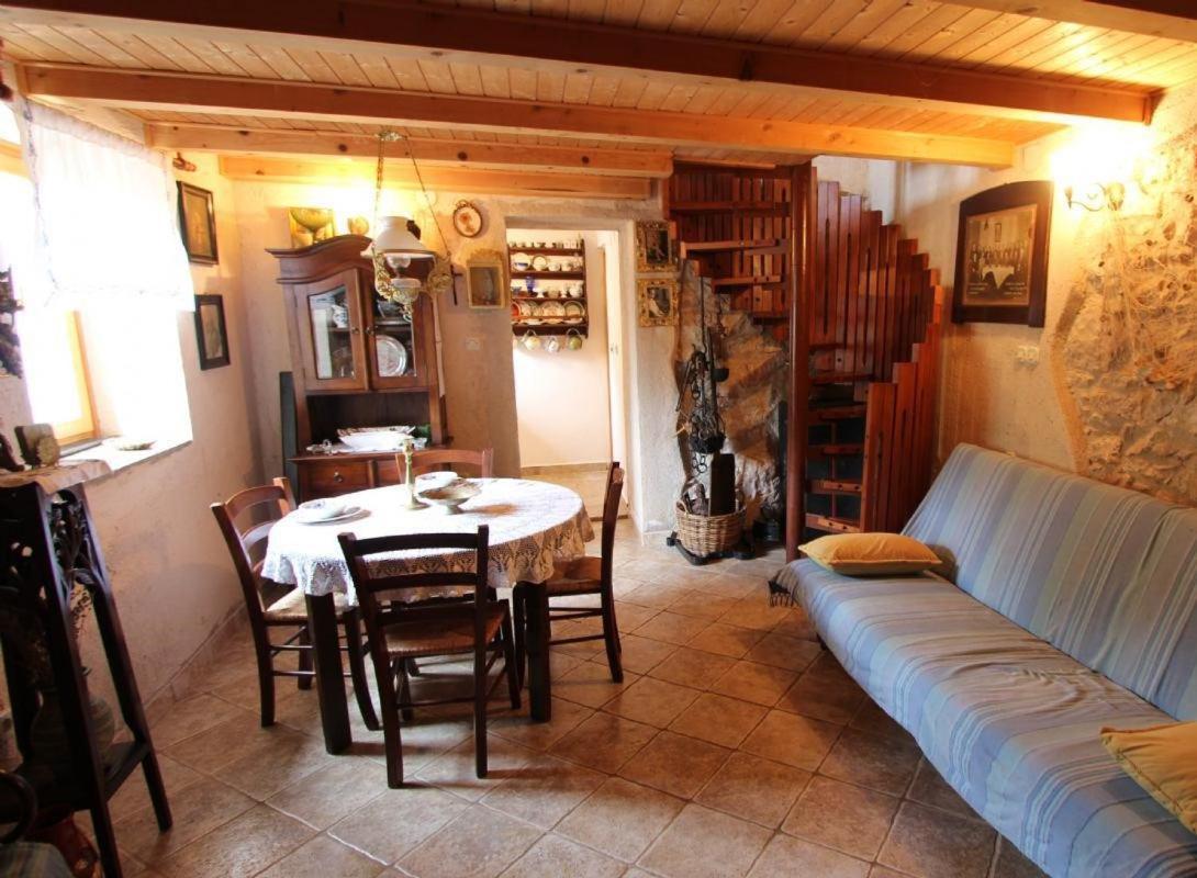 Apartmani Puric Malinska Buitenkant foto